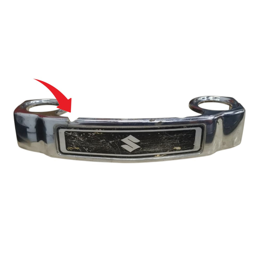 Emblema Frontal Suzuki Yes 125 Detalhe Original — Detalhe (21169)