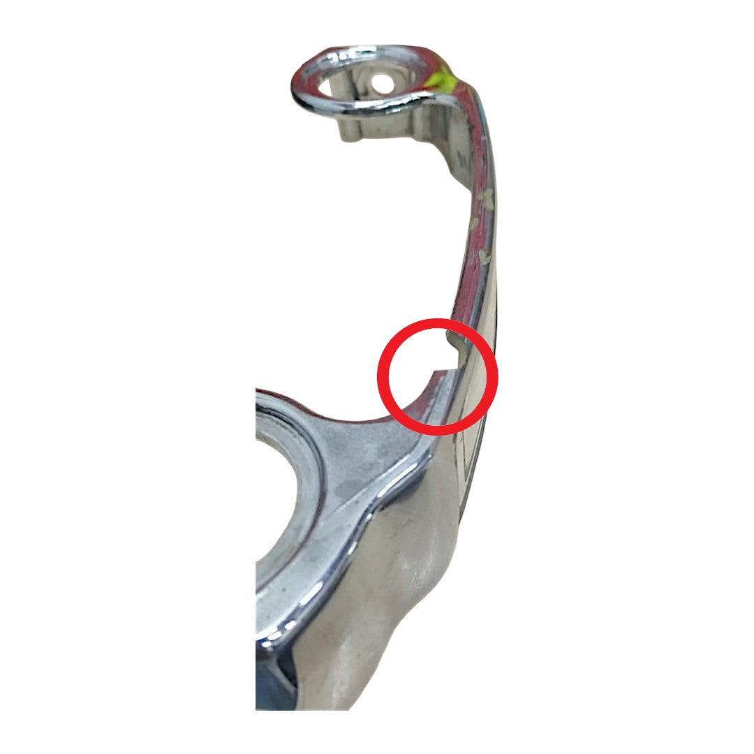 Emblema Frontal Suzuki Yes 125 Detalhe Original — Avaria 1