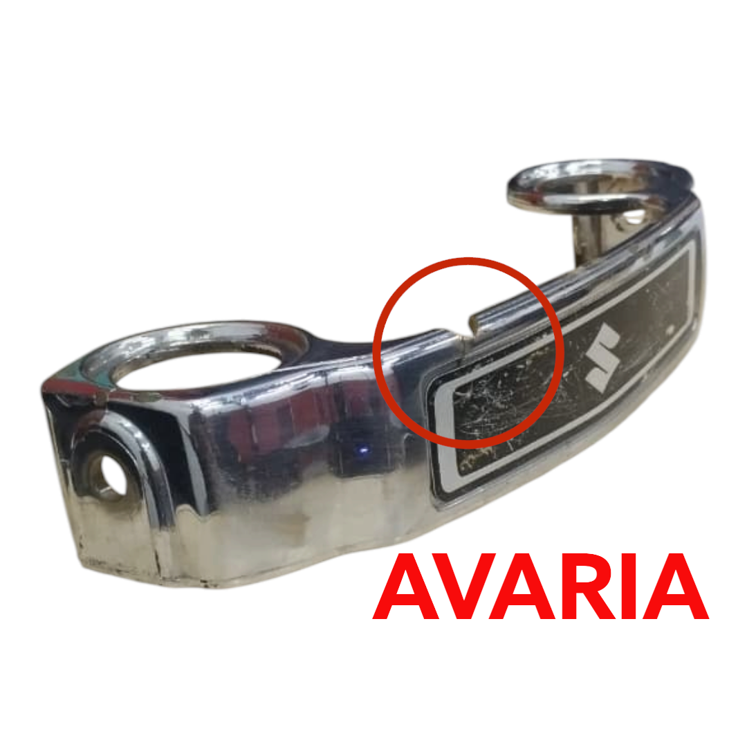 Emblema Frontal Suzuki Yes 125 Detalhe Original — Detalhe (21169)