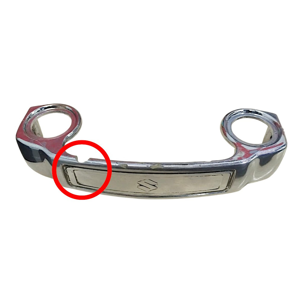 Emblema Frontal Suzuki Yes 125 Detalhe Original — Avaria 2